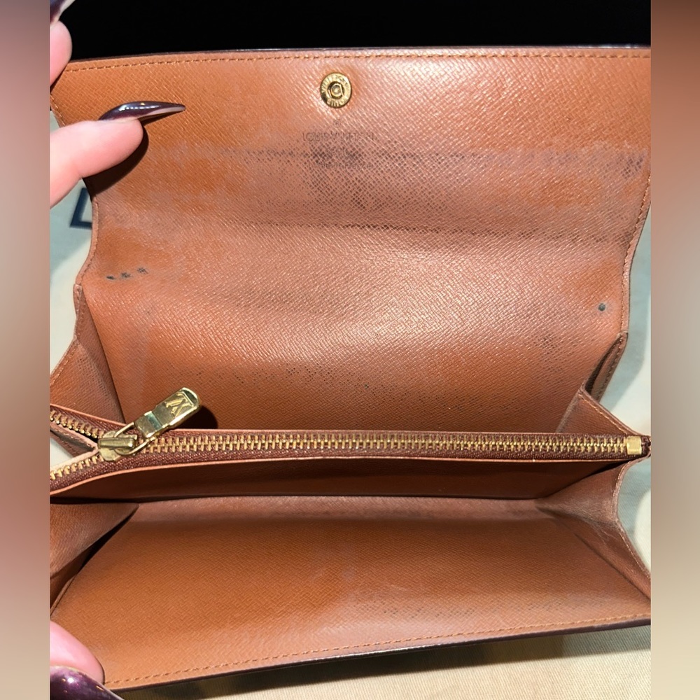 Louis Vuitton Wallet - Picture 4 of 7
